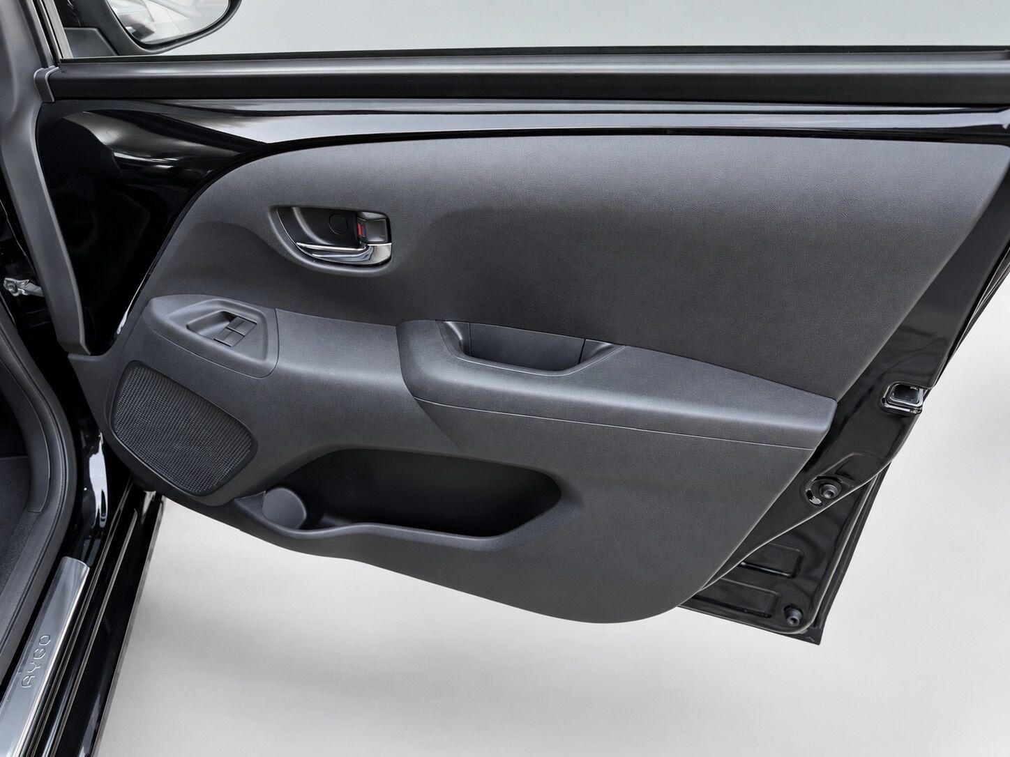 Toyota Aygo view 16