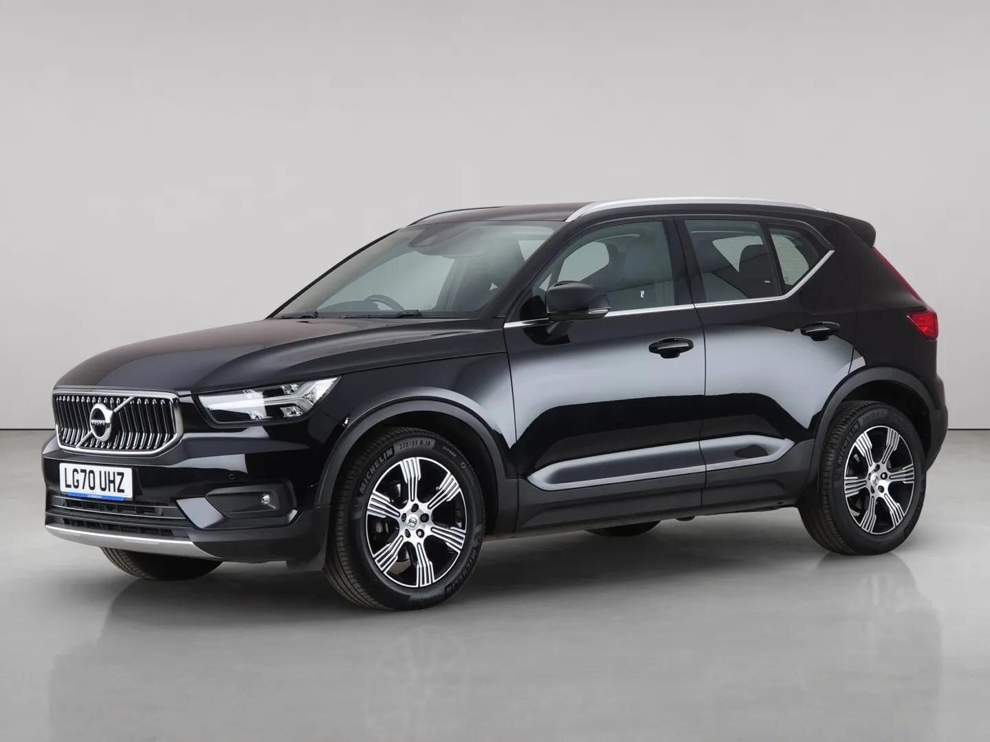 Volvo XC40 view 2