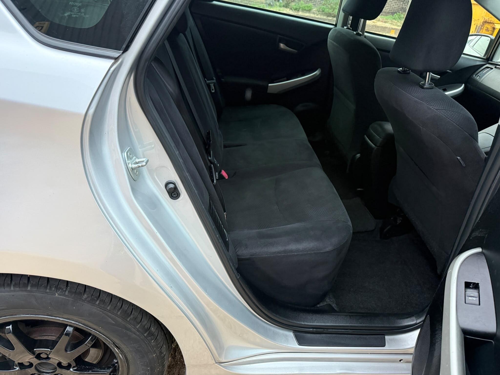 Toyota Prius view 14