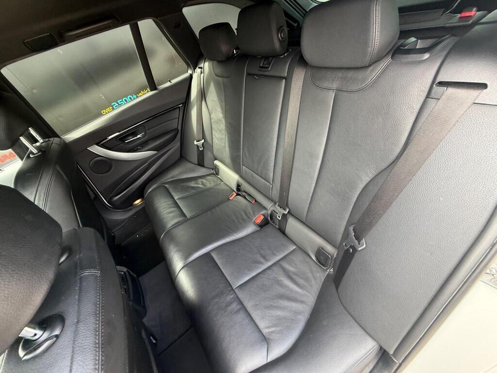 BMW 3 Series view 25