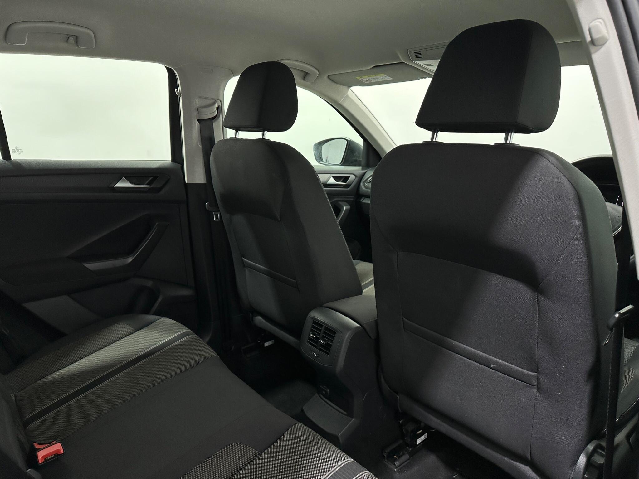 Volkswagen T-Roc view 40