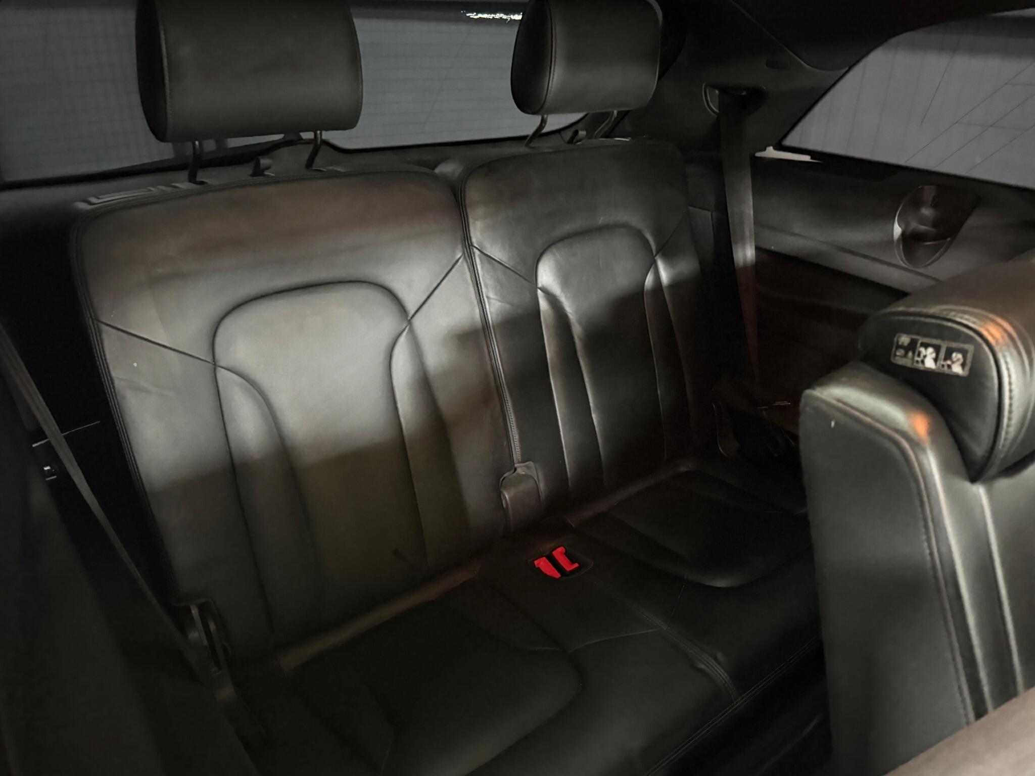 Audi Q7 view 23