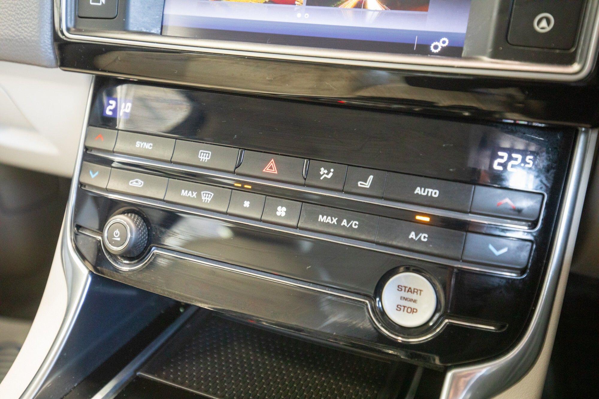 Jaguar Xe view 23