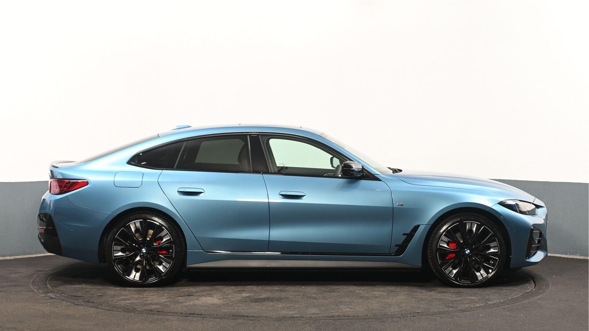 BMW i4 view 3