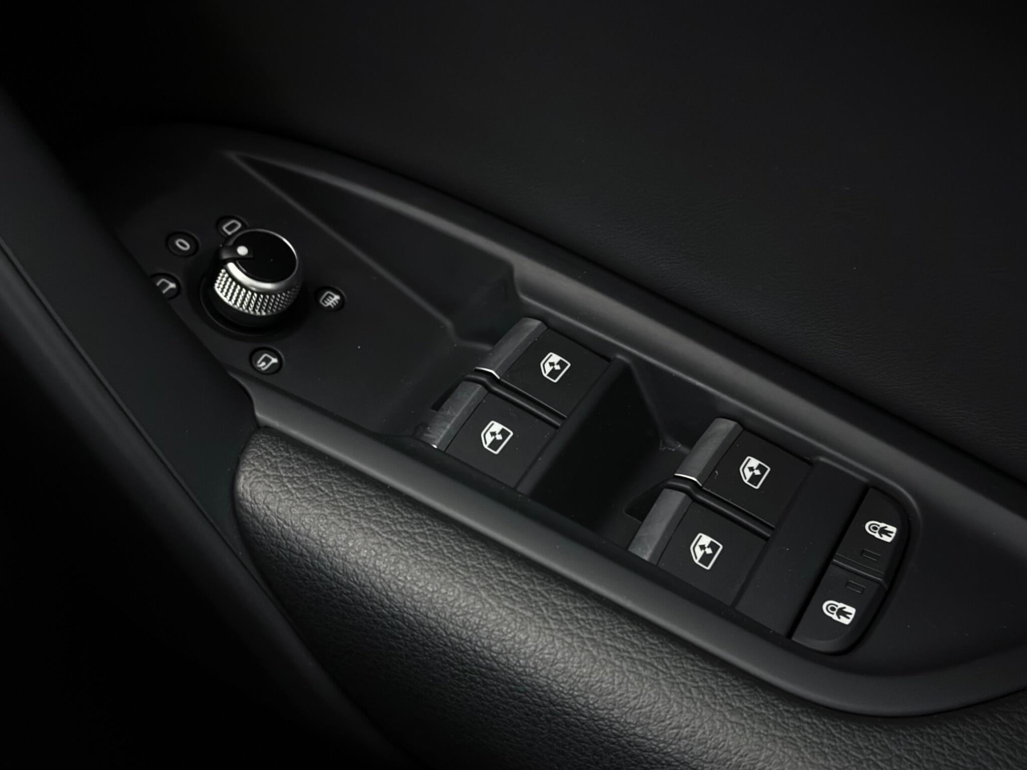 Audi Q5 view 21