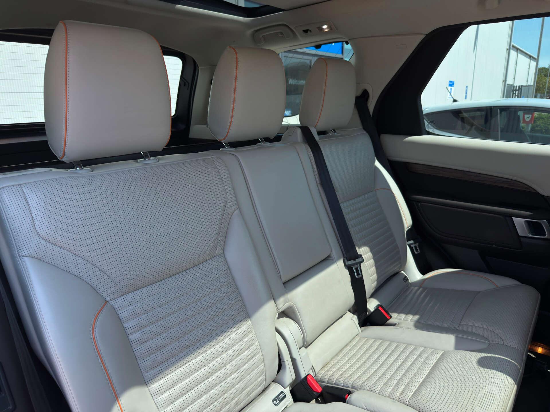 Land Rover Discovery 3 view 16