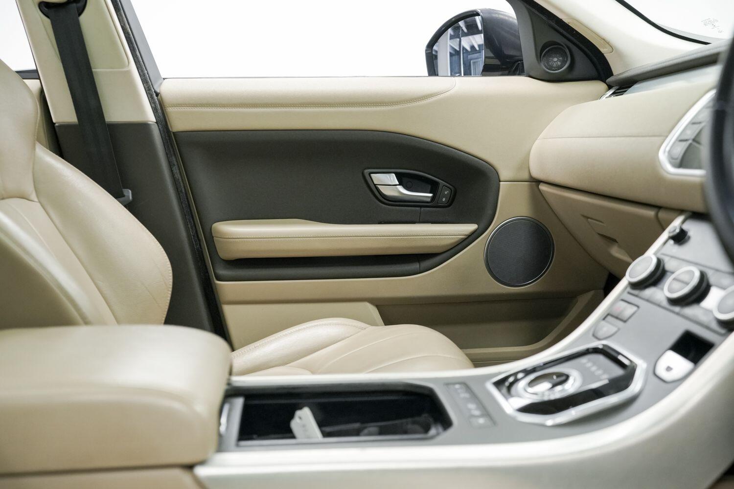 Land Rover Range Rover Evoque view 32