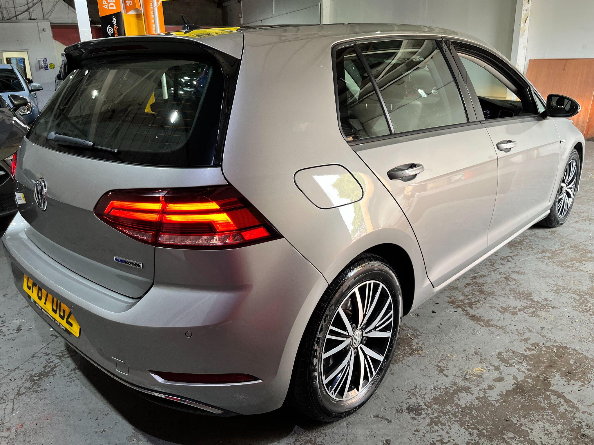 Volkswagen Golf view 59