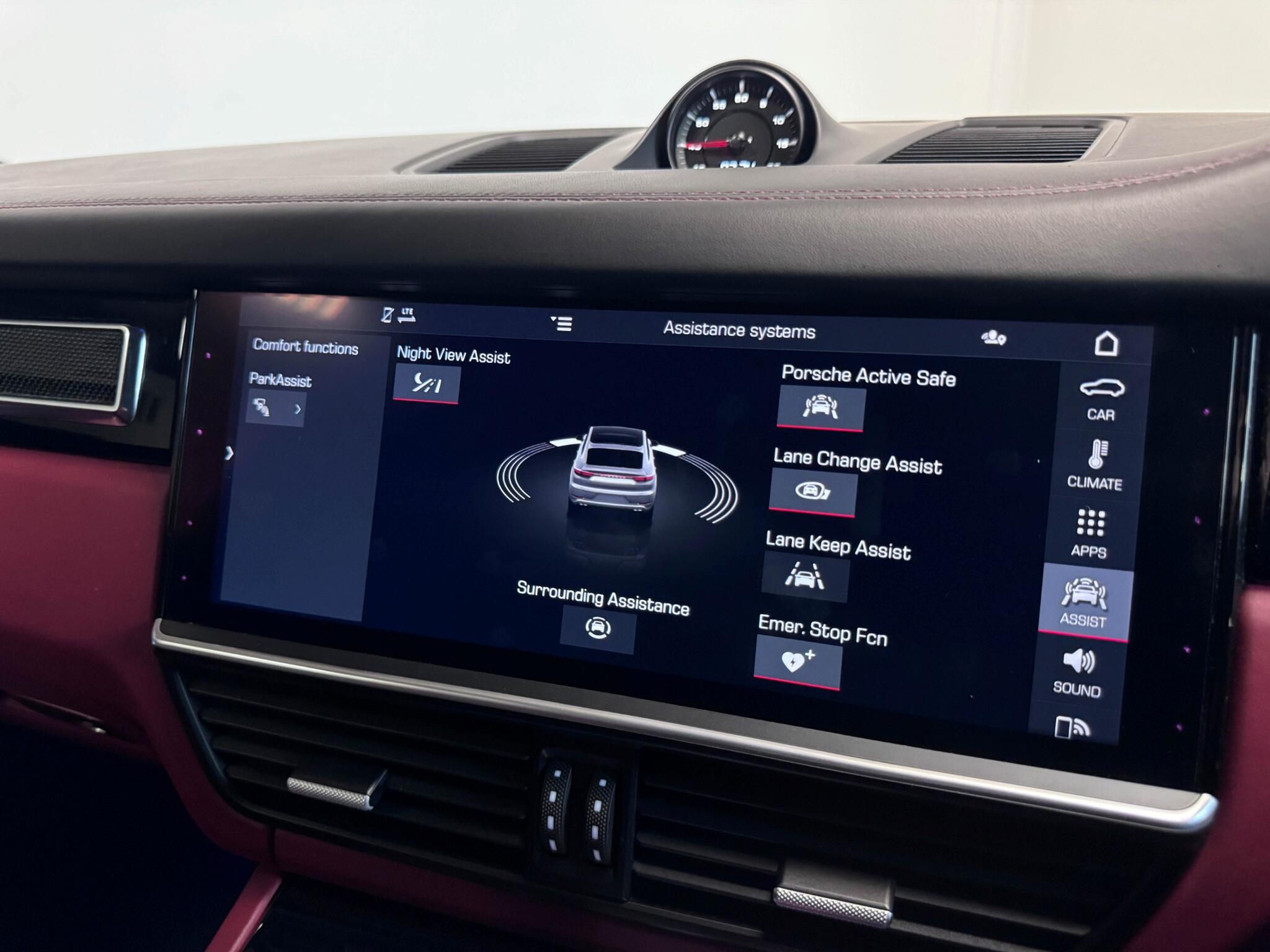 Porsche Cayenne view 72