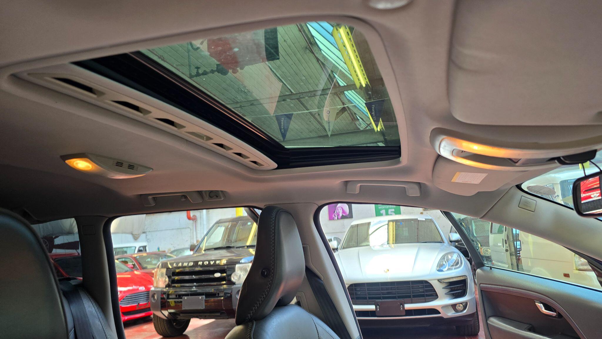 Volvo V70 view 7