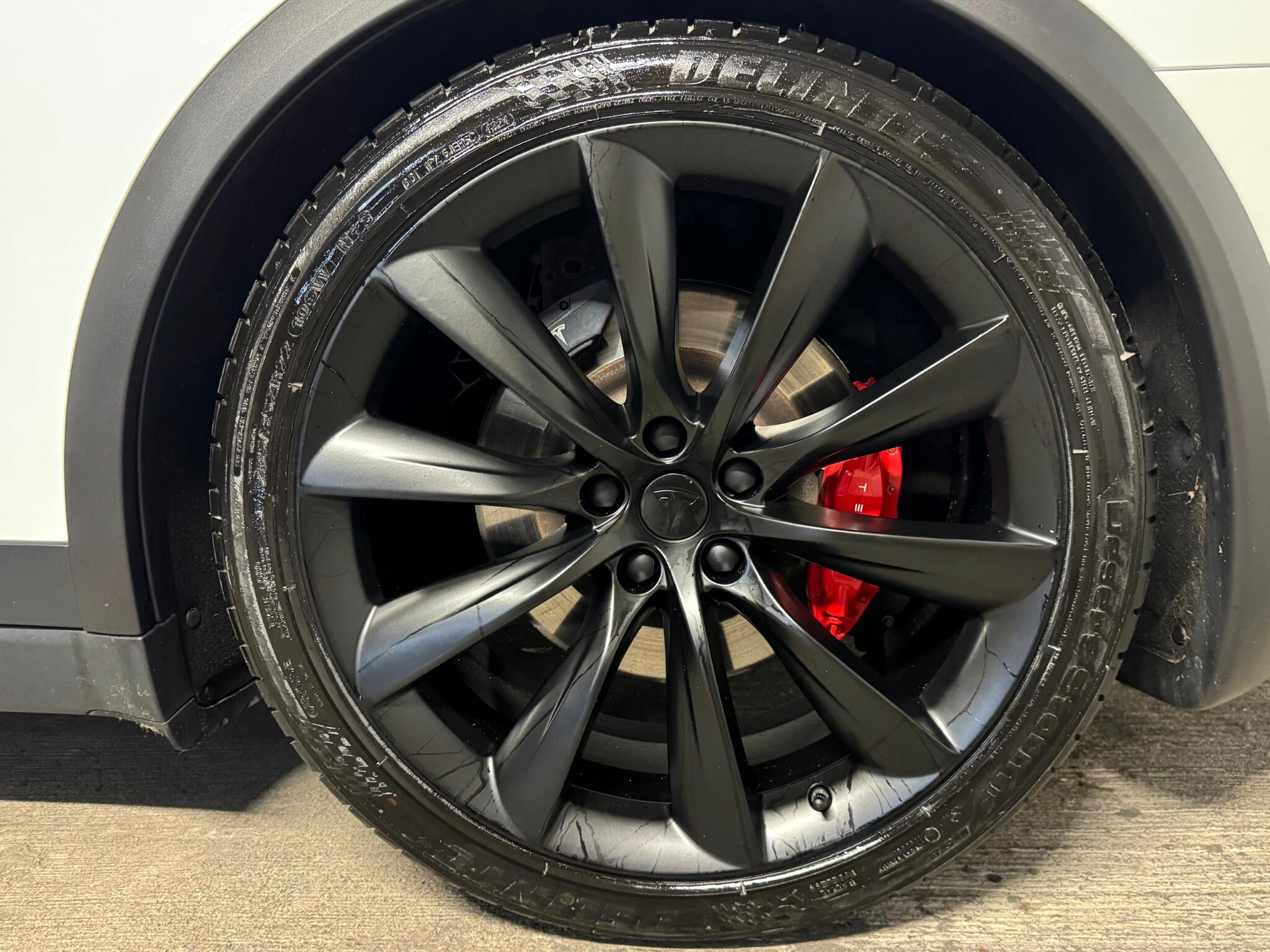 Tesla Model X view 30