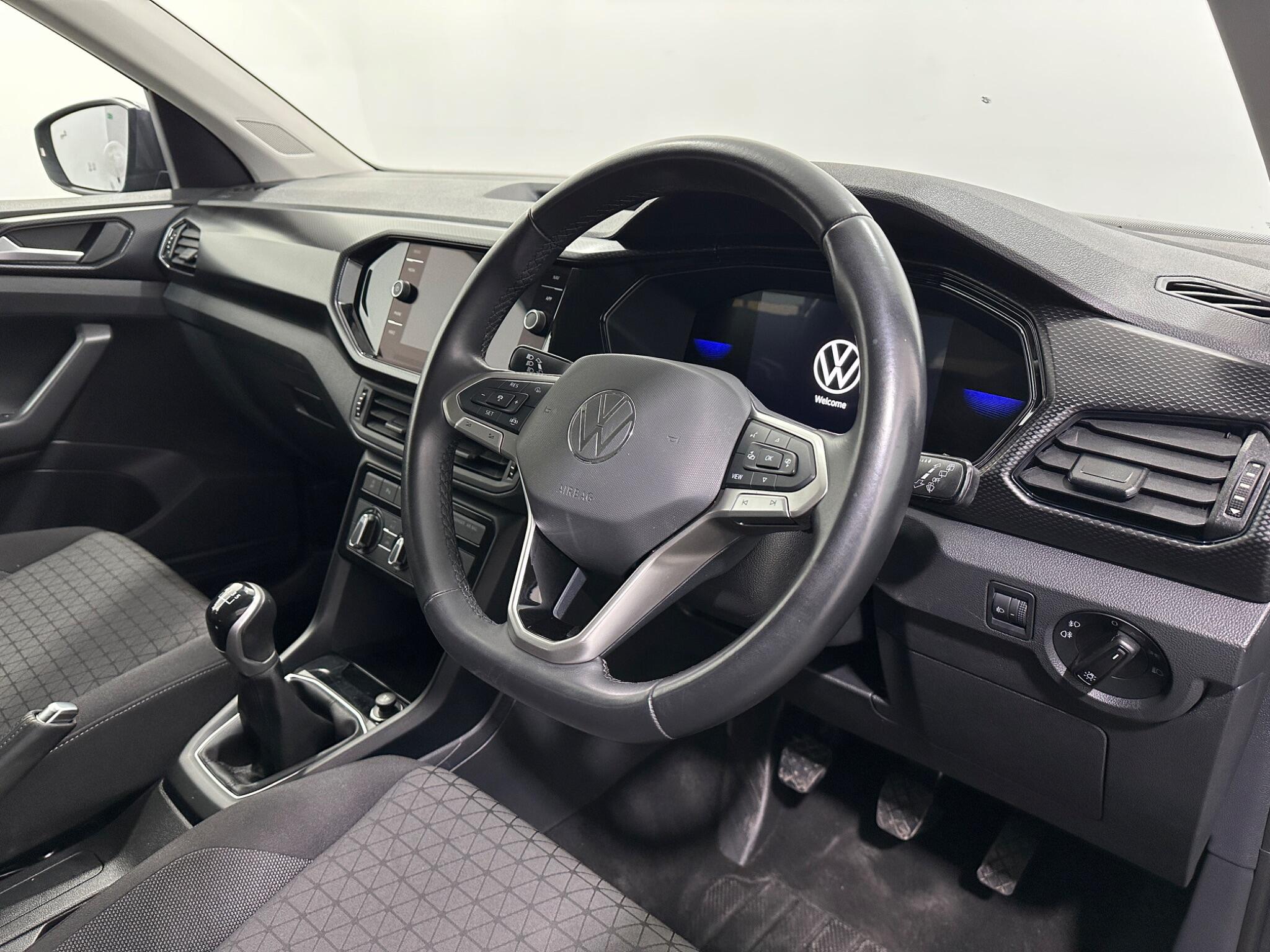Volkswagen T-Cross view 11