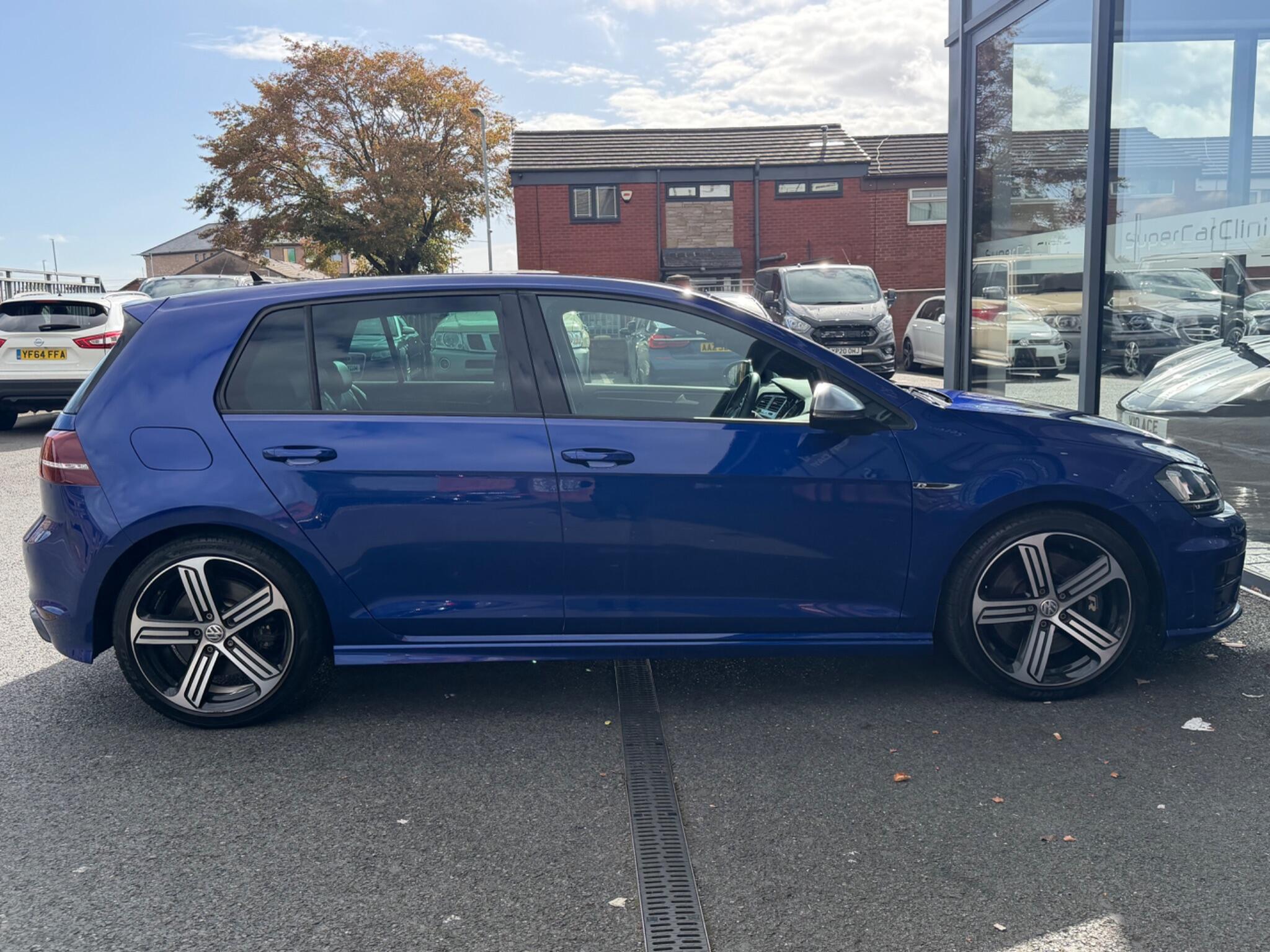 Volkswagen Golf view 10