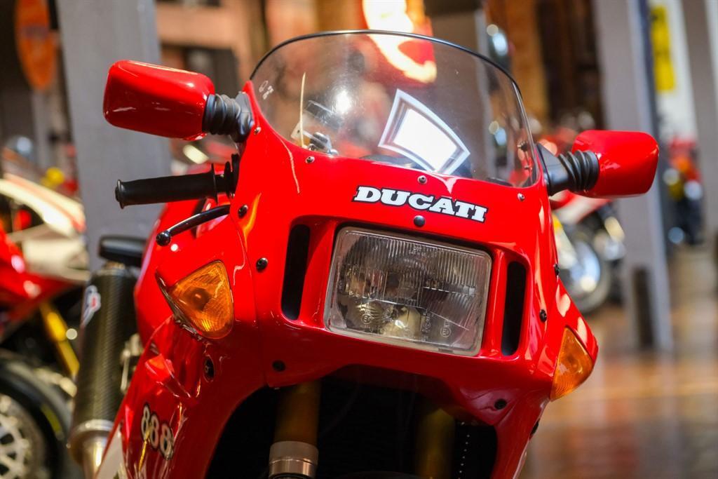 Ducati 888 view 11