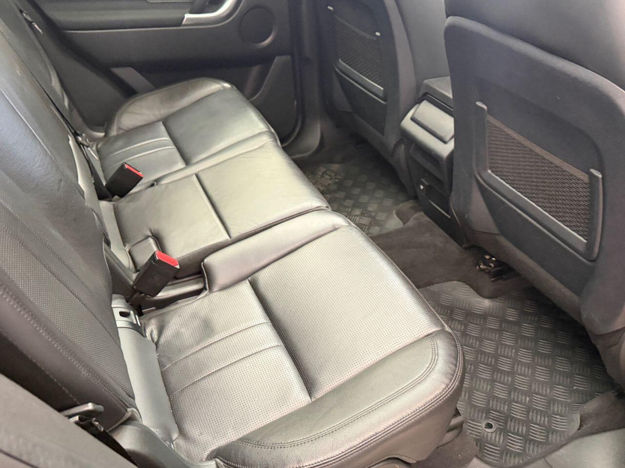 Land Rover Discovery Sport view 19