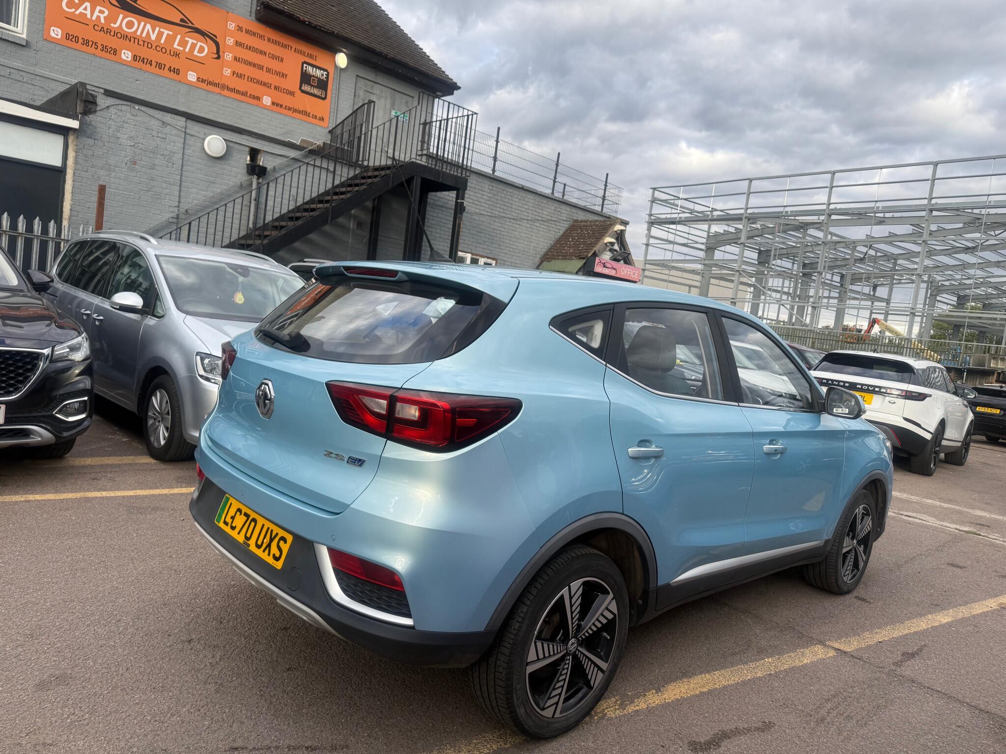 MG ZS view 3