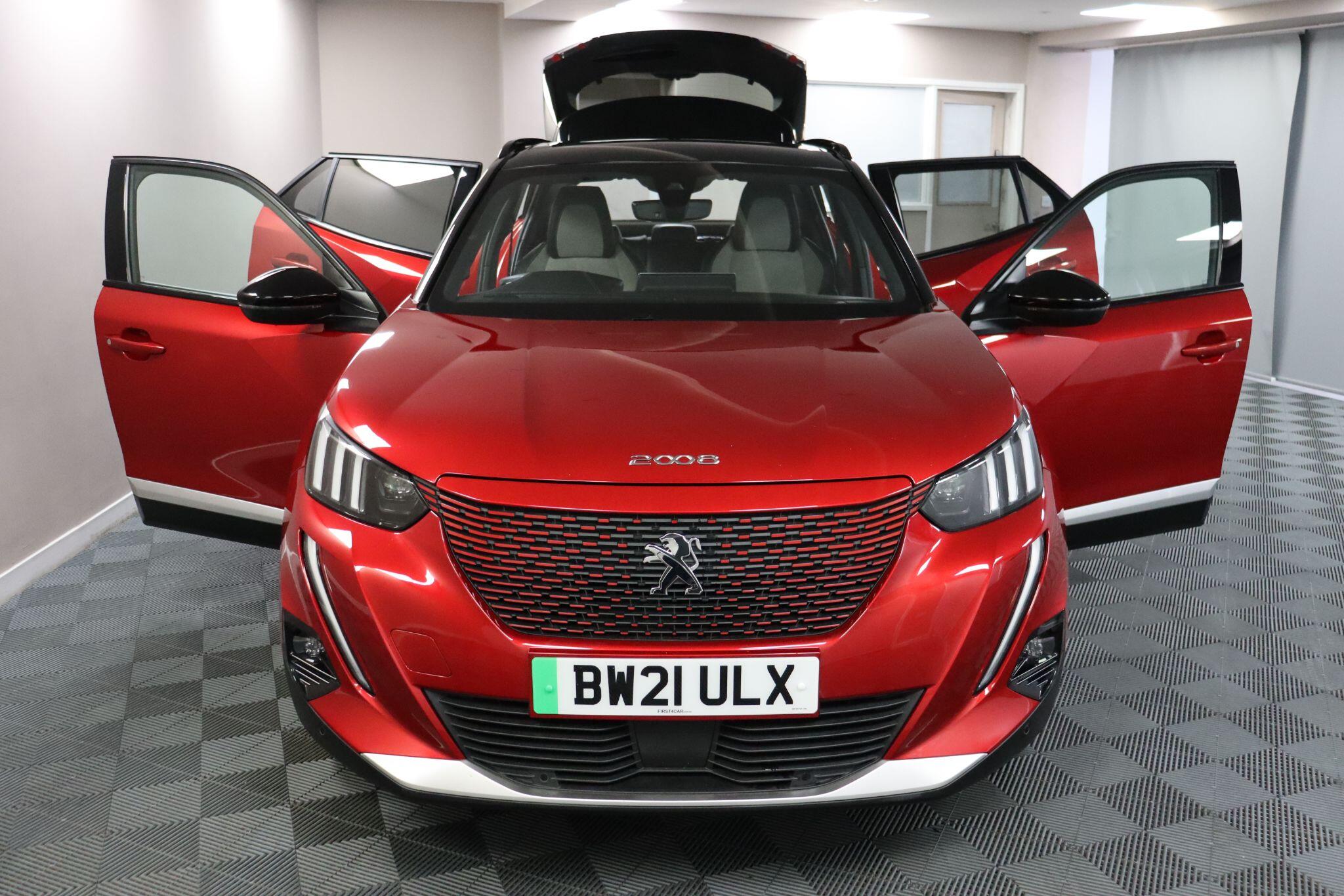 Peugeot E-2008 view 7