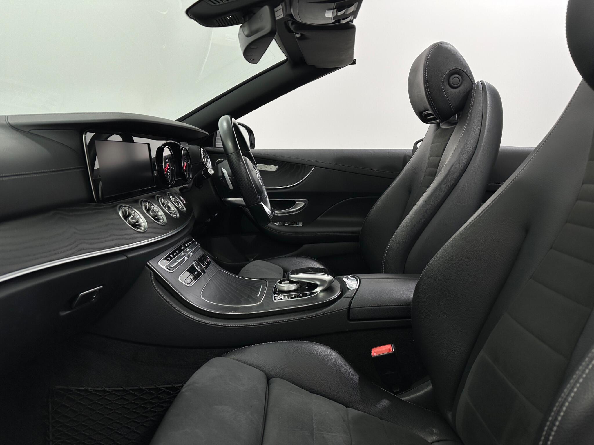 Mercedes-Benz E-Class view 36
