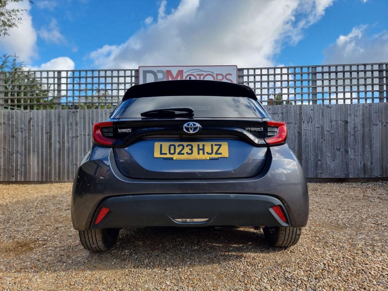 Toyota Yaris view 27