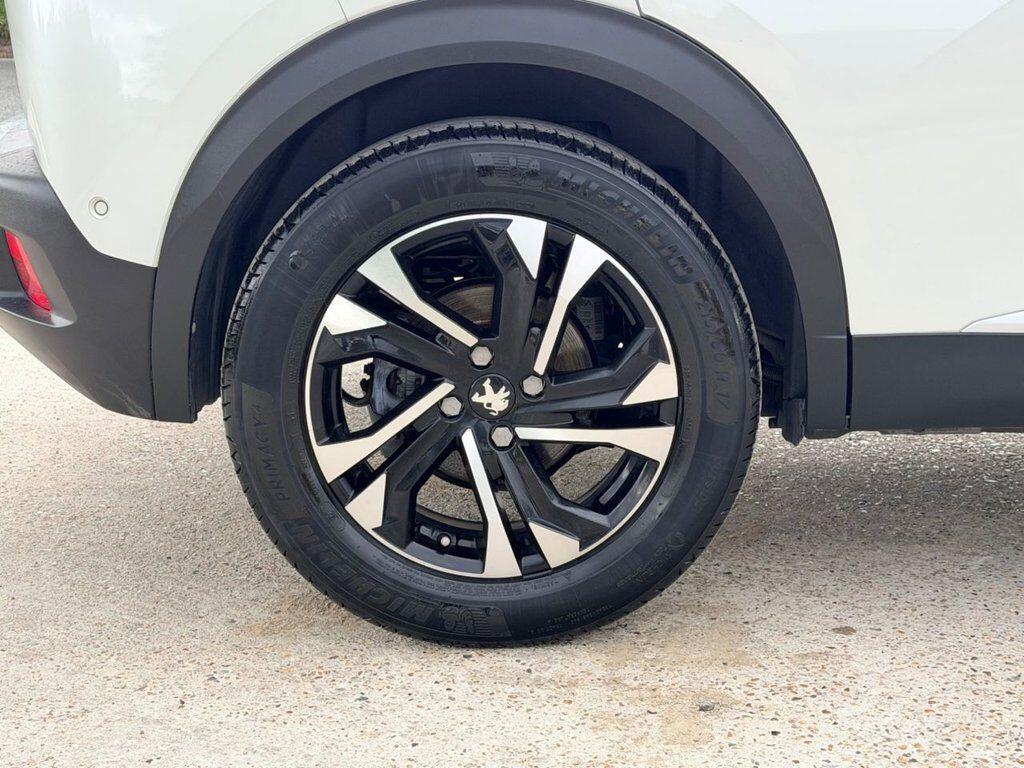 Peugeot E-2008 view 15