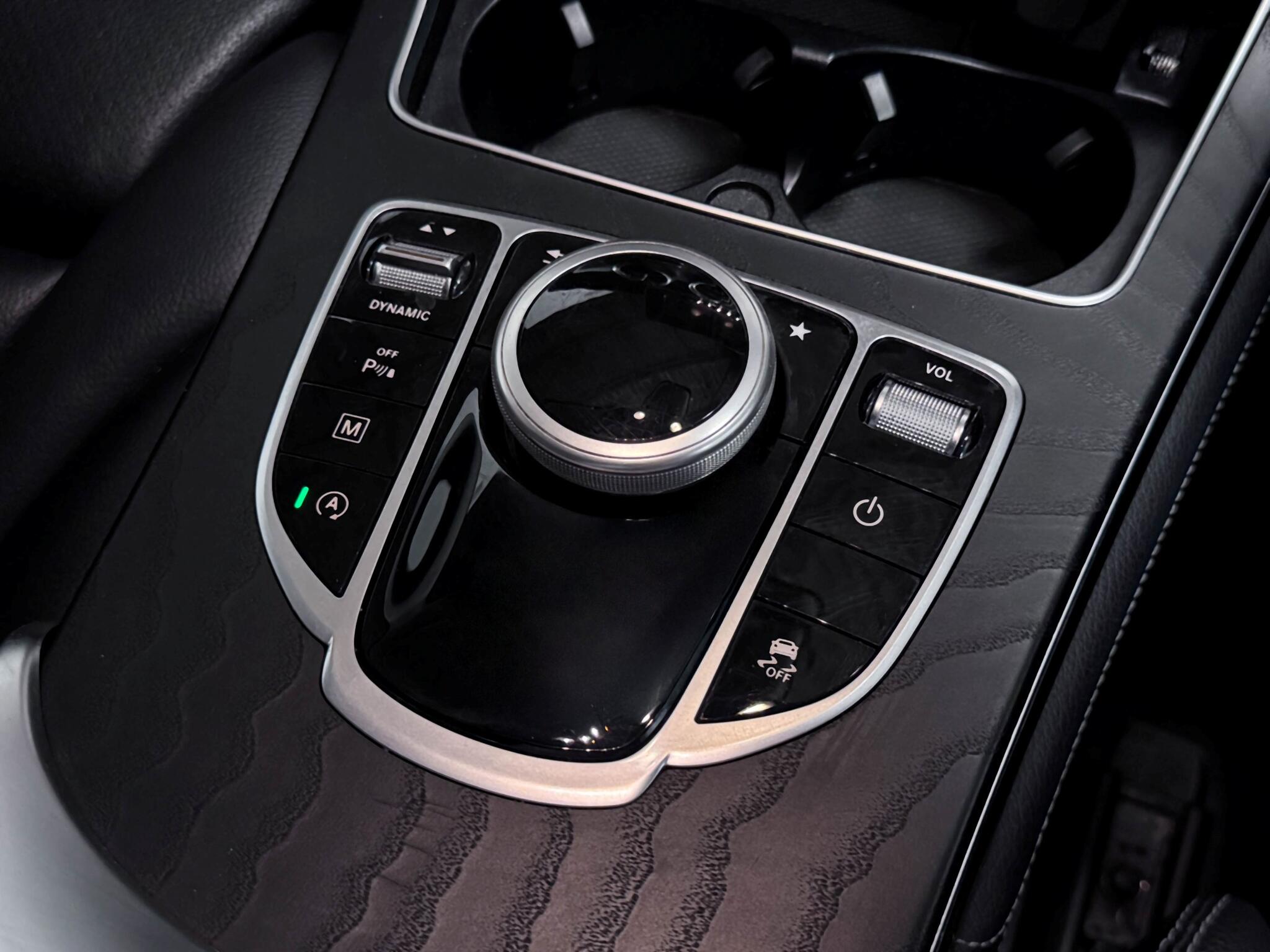 Mercedes-Benz GLC view 35