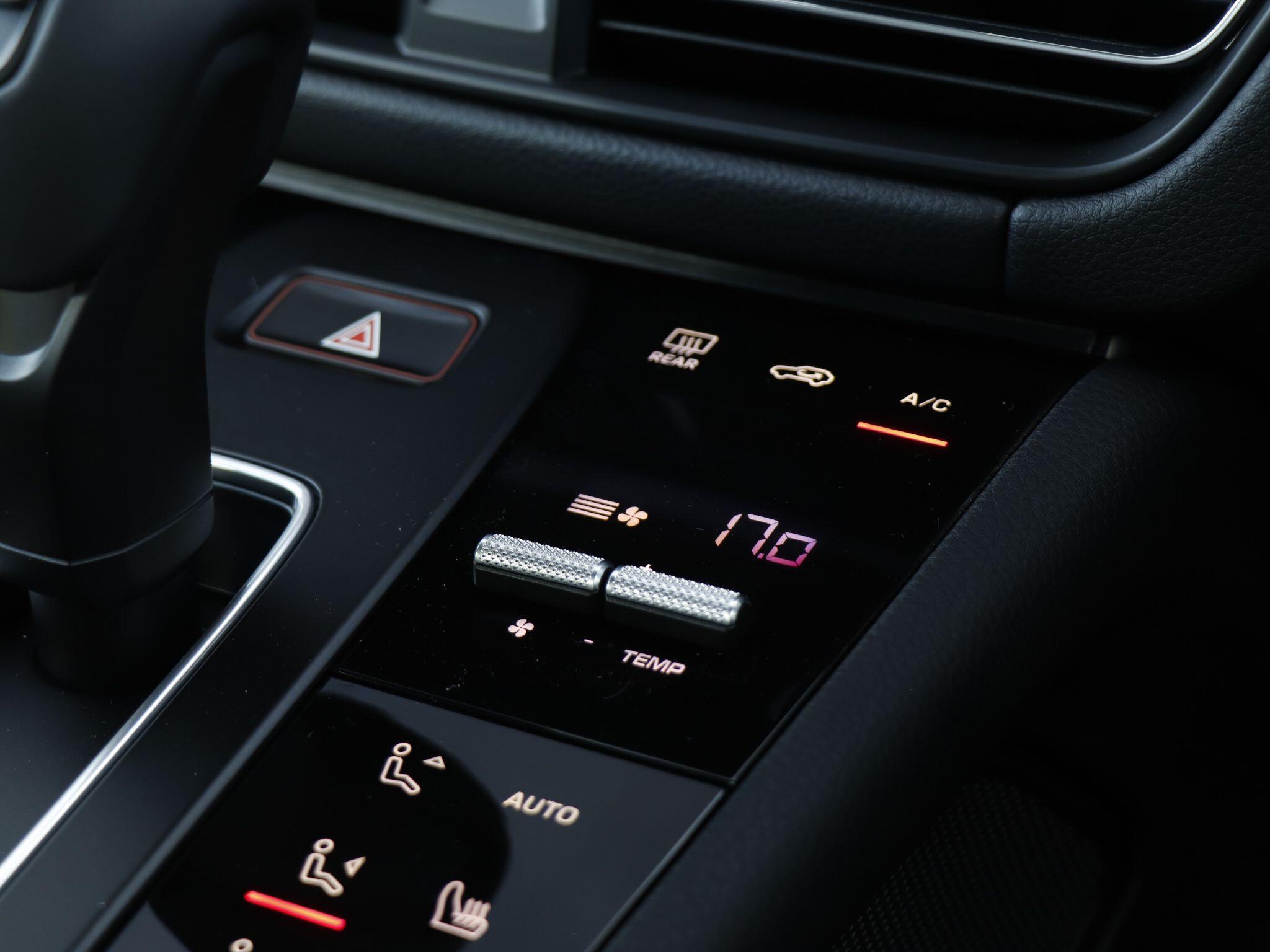 Porsche Macan view 17