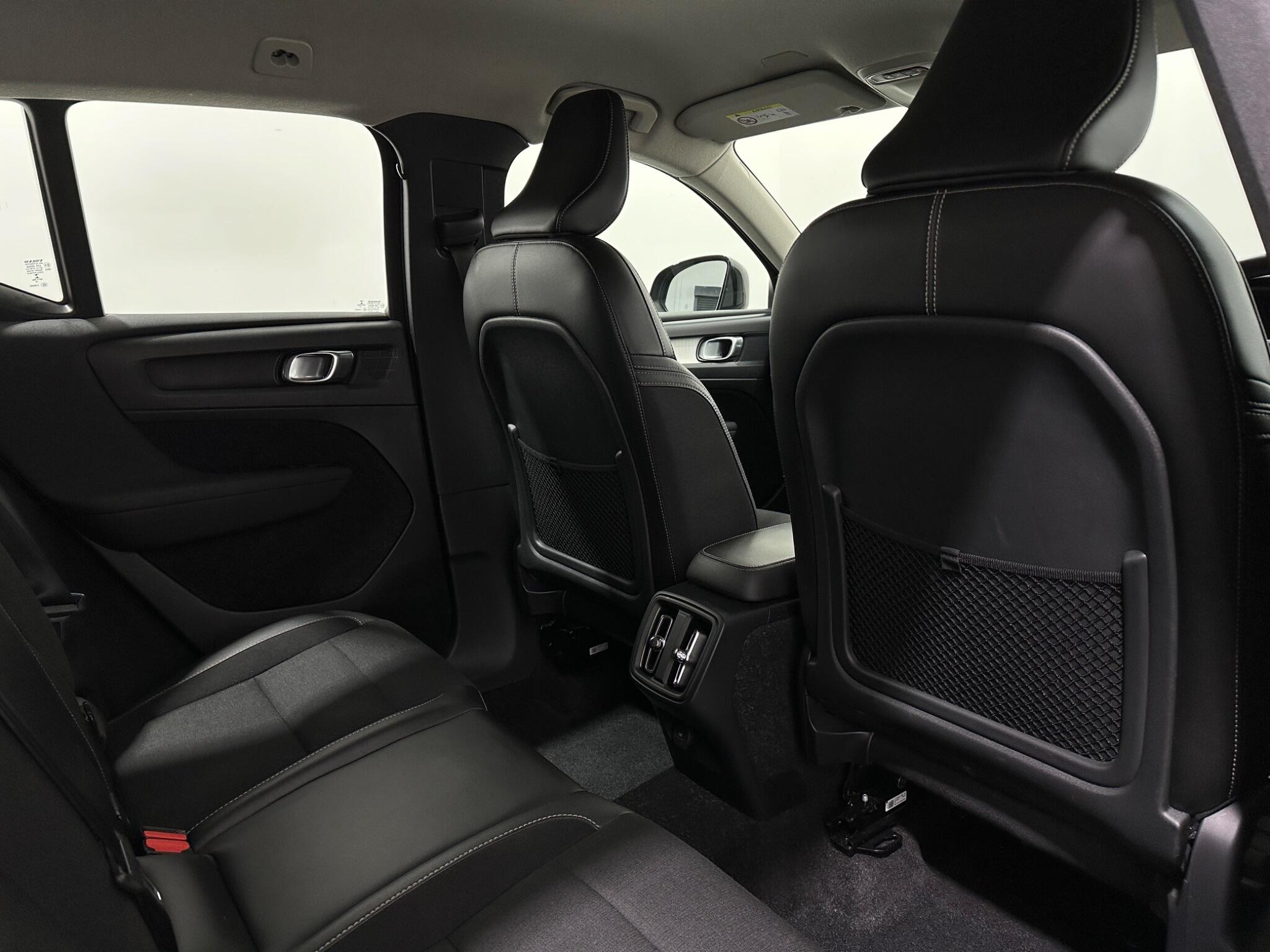 Volvo XC40 view 38
