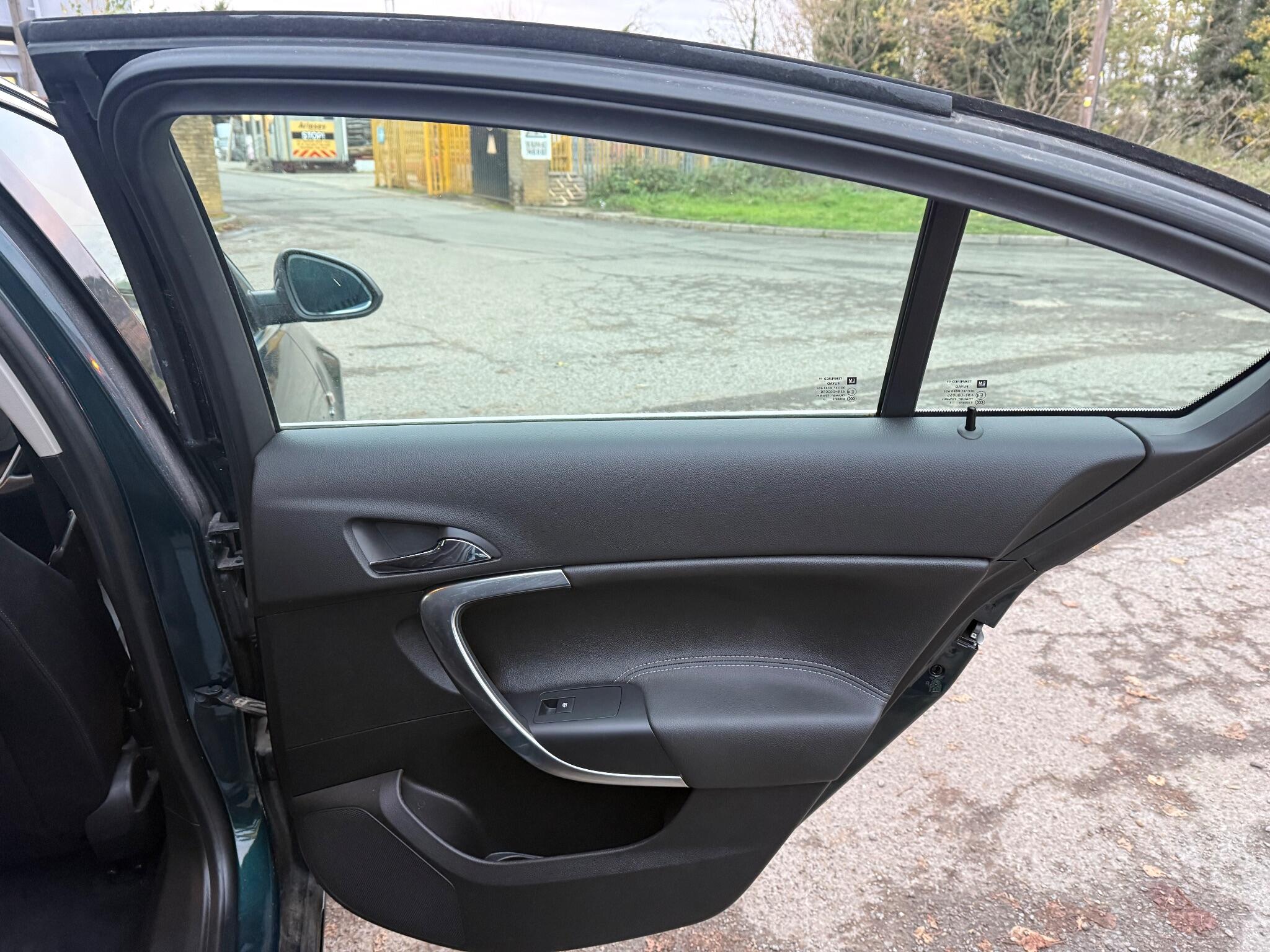 2013 Vauxhall Insignia image 23