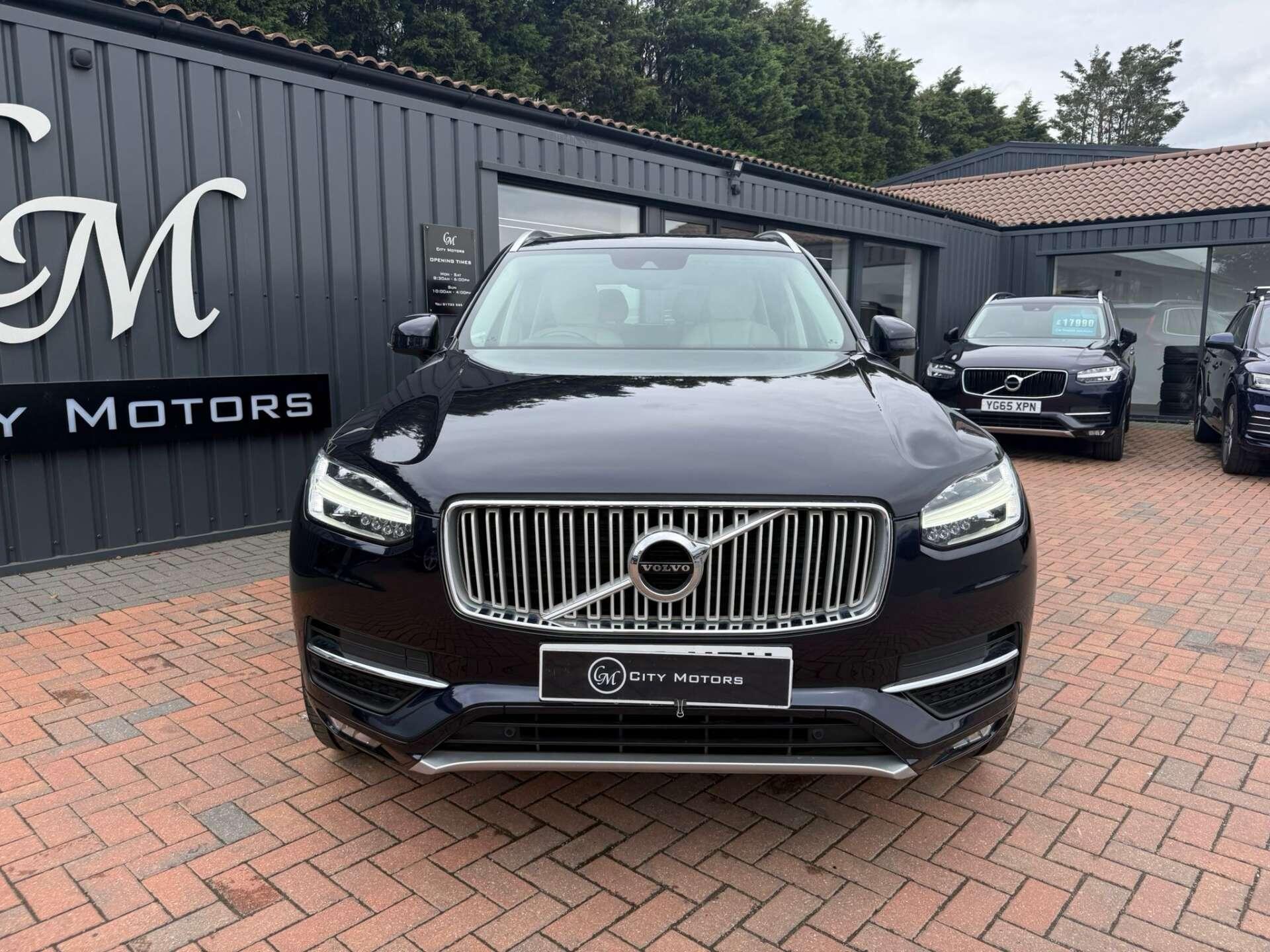 Volvo XC90 view 4