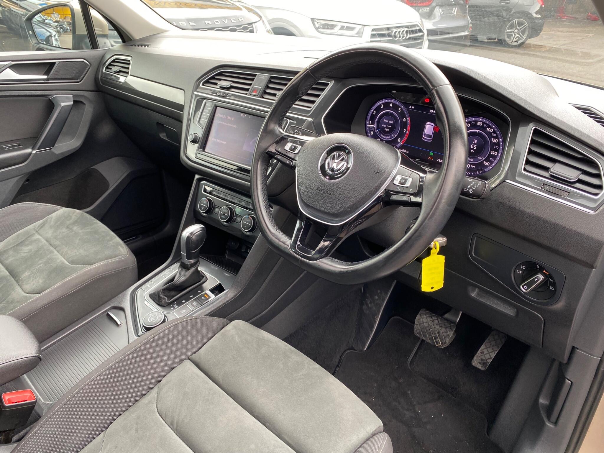 Volkswagen Tiguan view 18