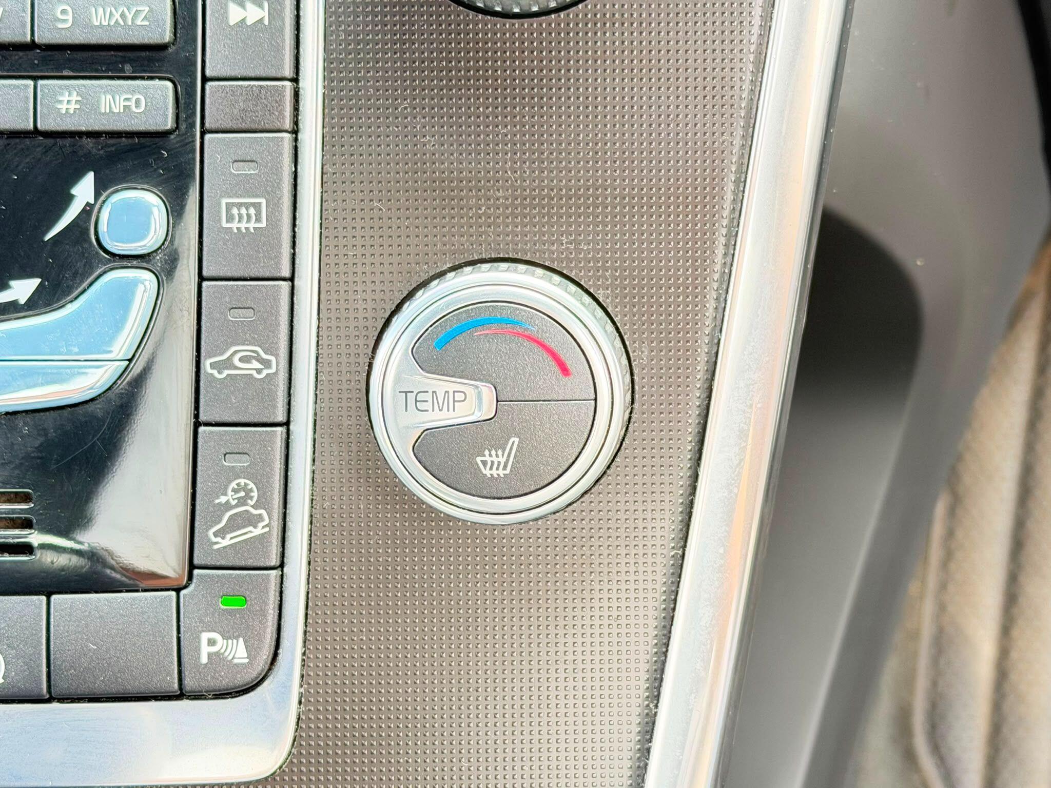 Volvo XC60 view 23