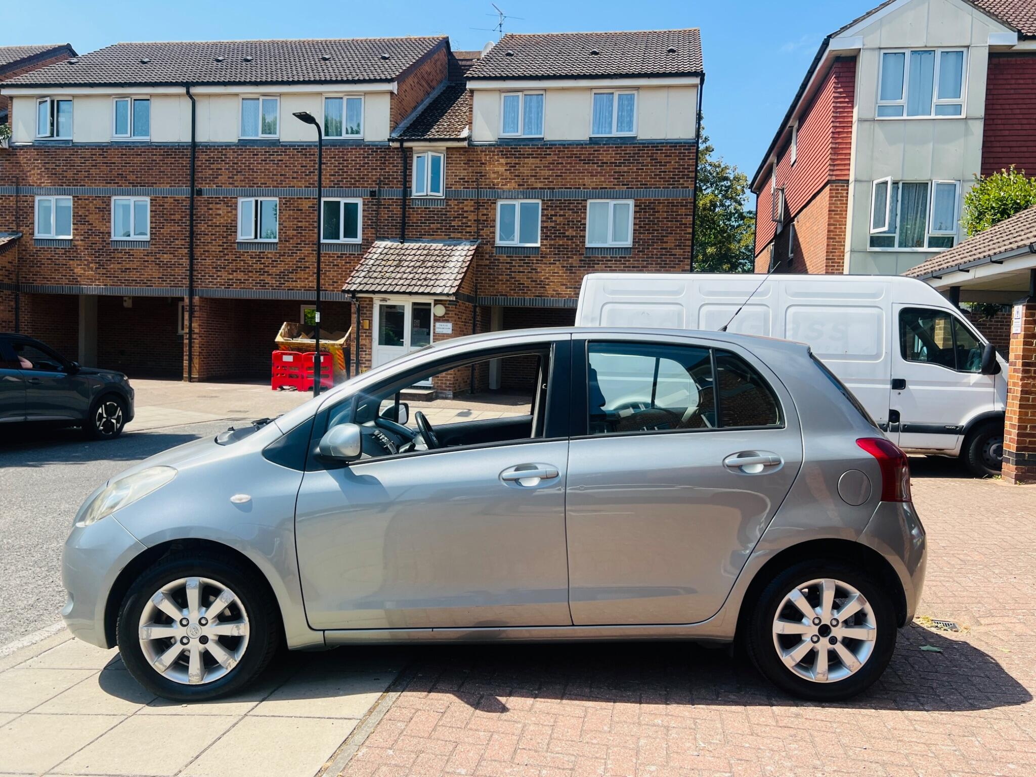 Toyota Yaris view 21