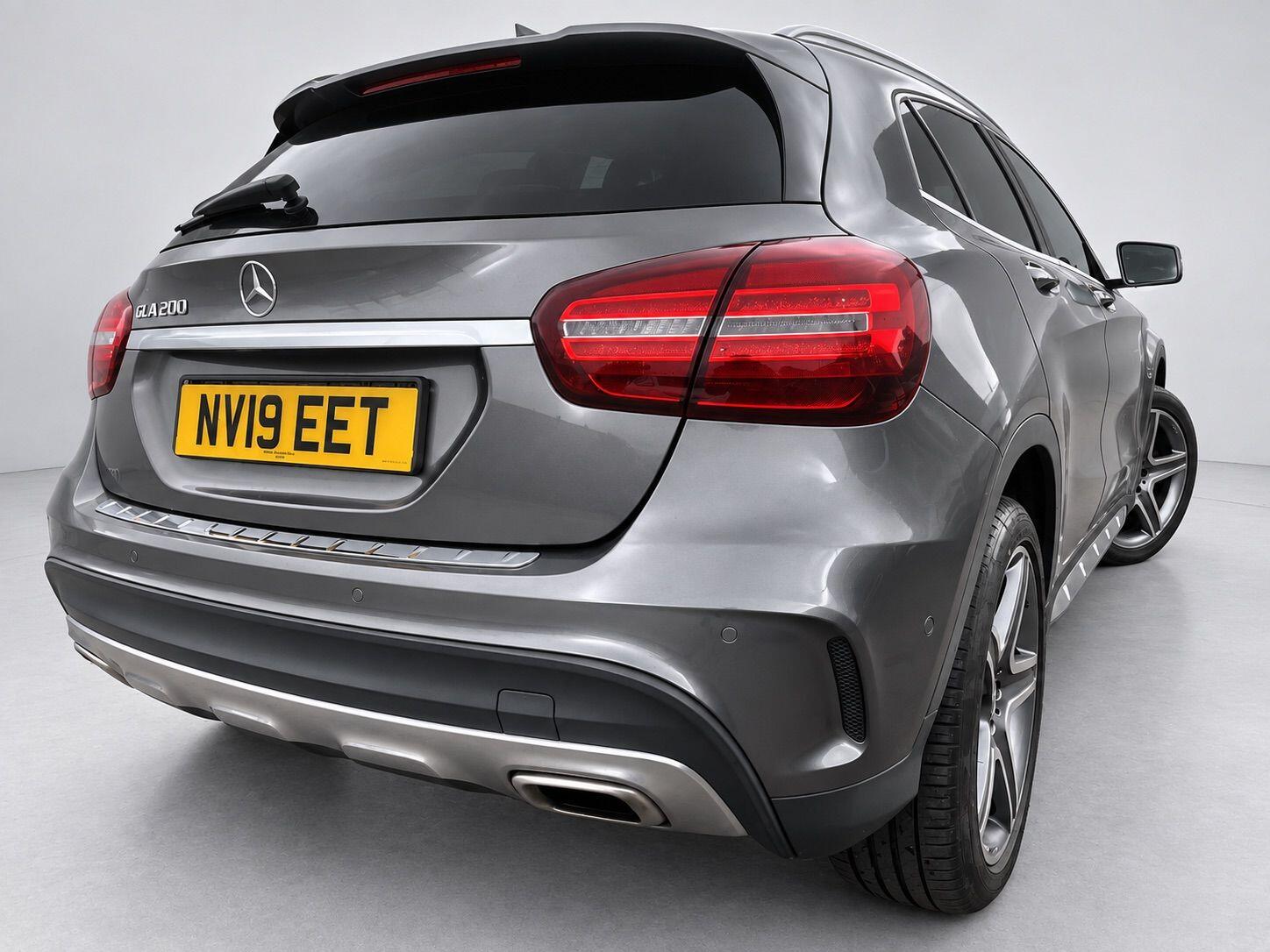 Mercedes-Benz Gla view 11