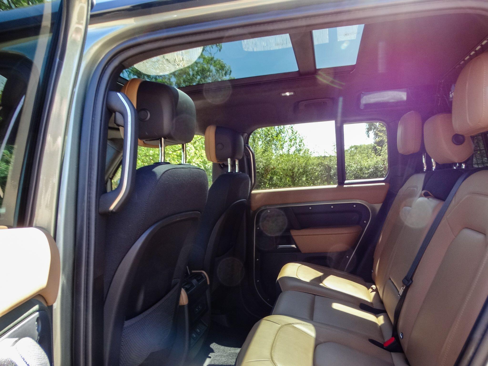 Land Rover Defender 110 view 16