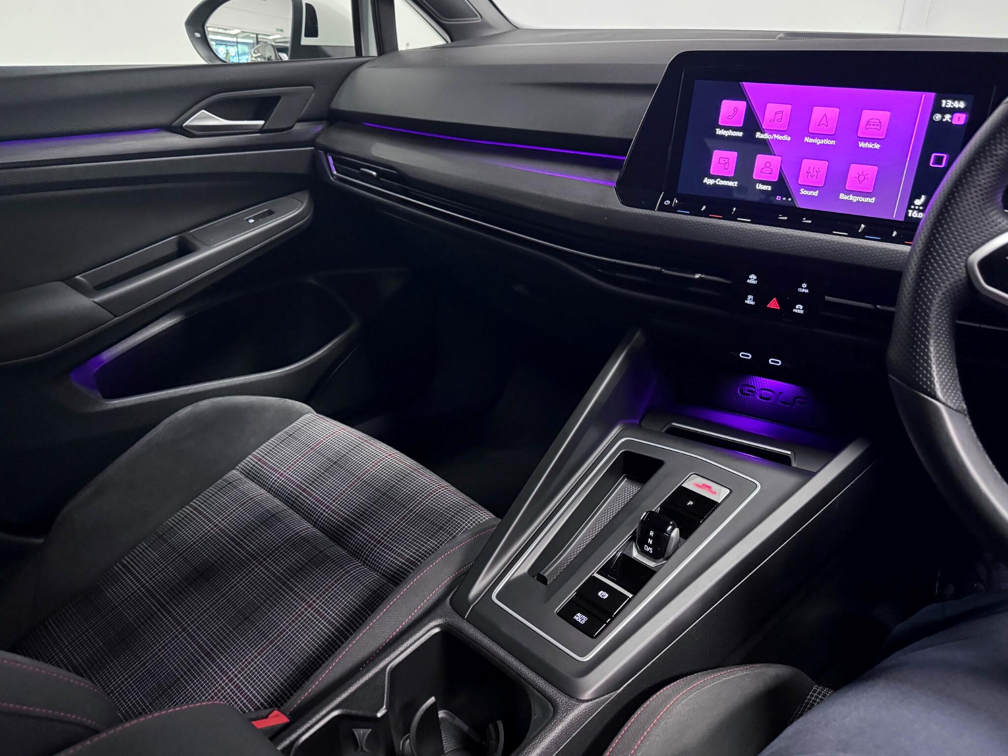 Volkswagen Golf view 30