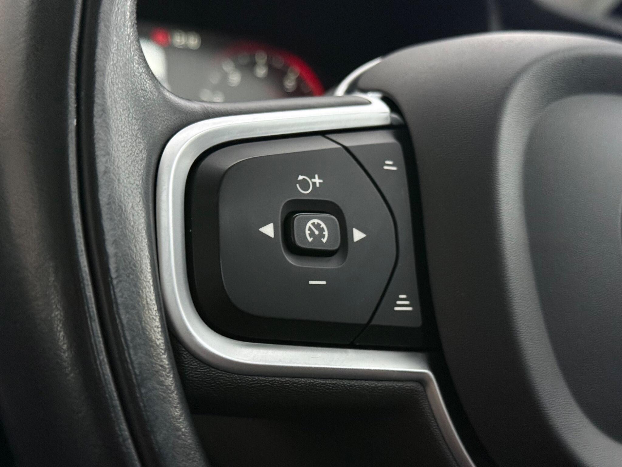 Volvo XC60 view 16