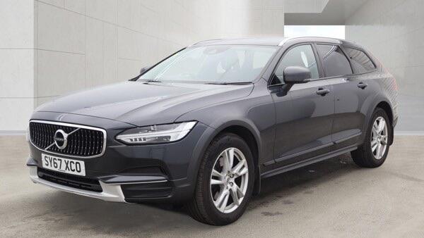 Volvo V90 Cross Country view 2