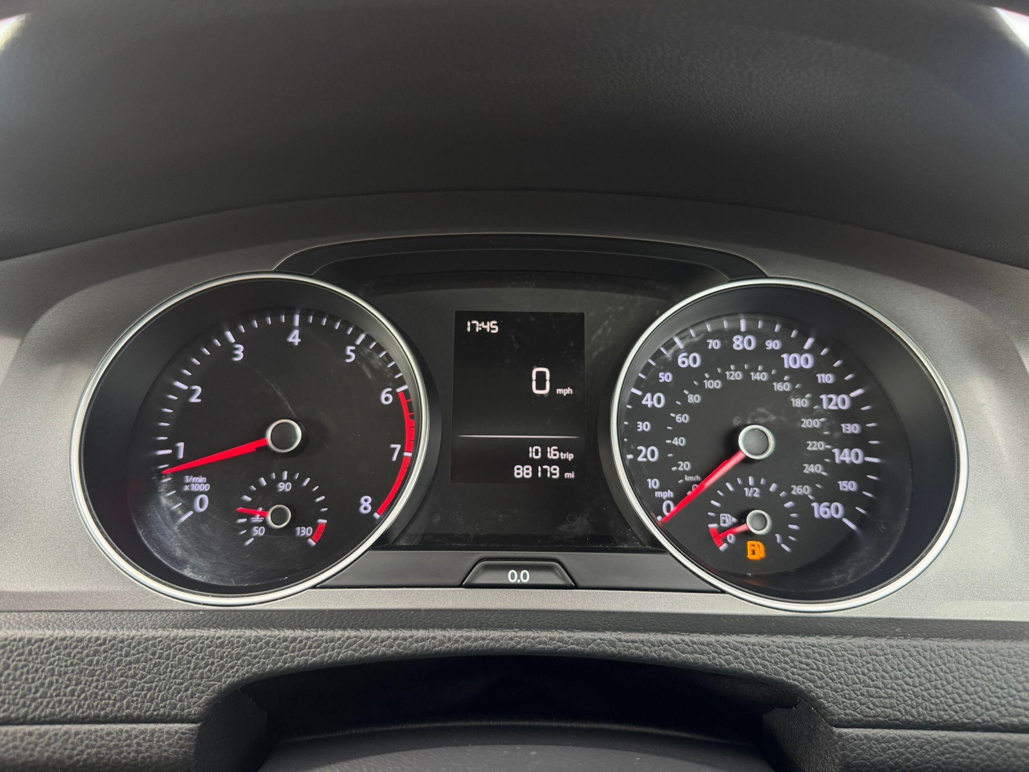 2013 Volkswagen Golf image 14