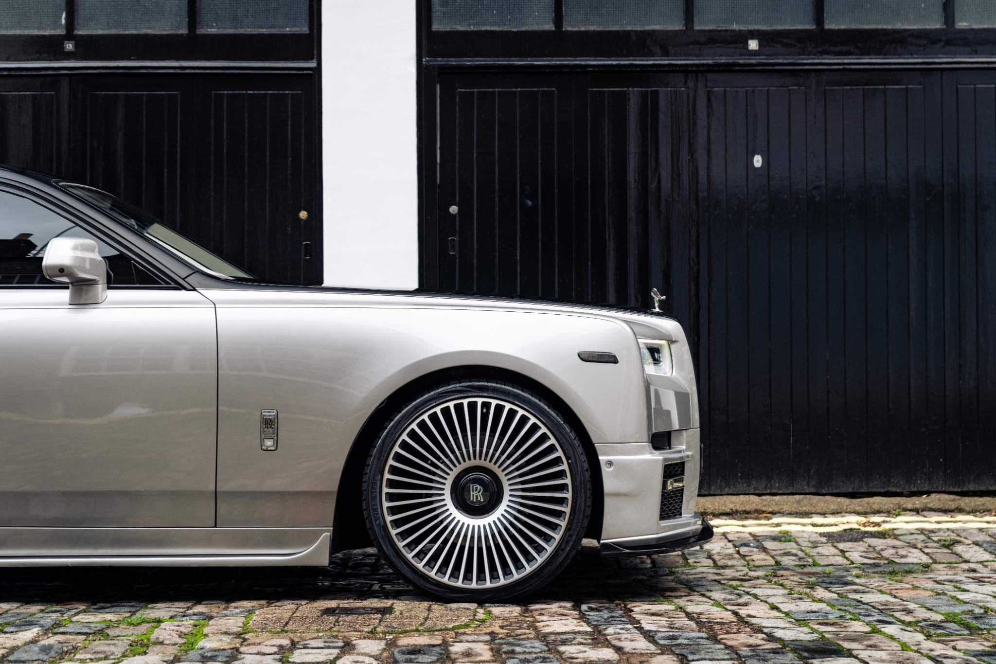 Rolls-Royce Phantom view 7