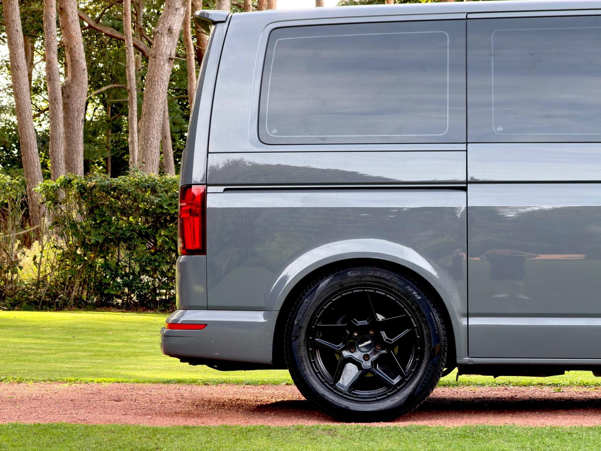 Volkswagen Caravelle view 22