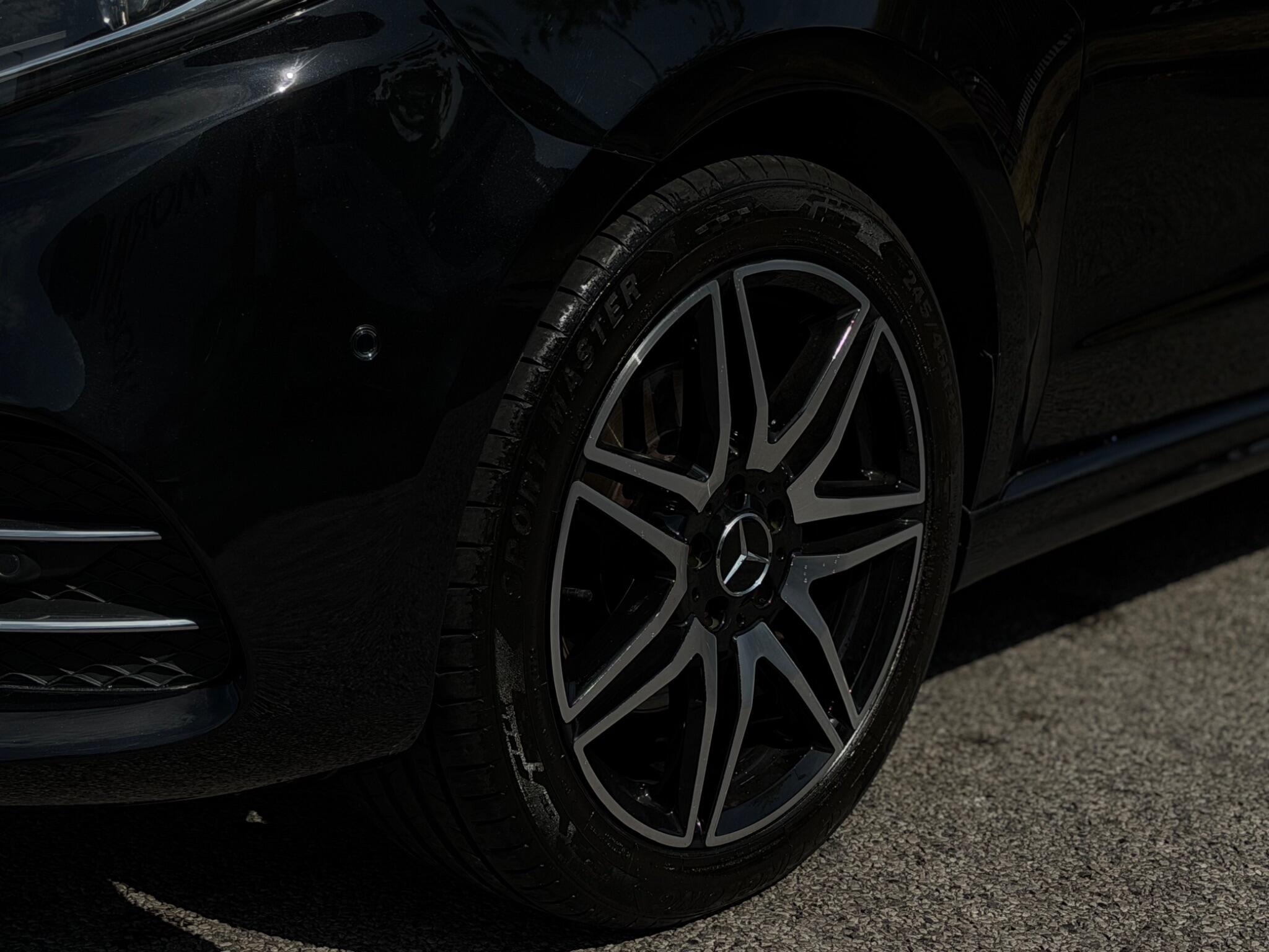Mercedes-Benz V-Class view 33