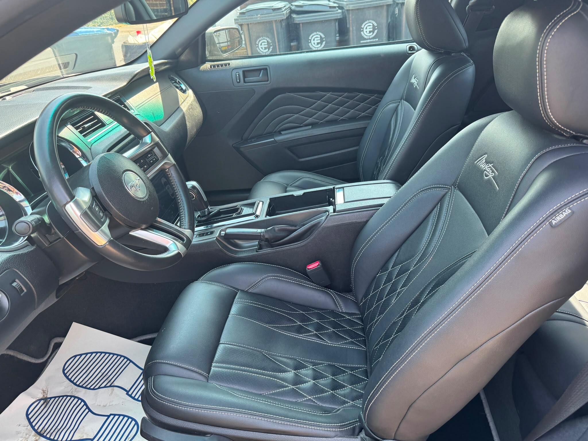 Ford Mustang view 32