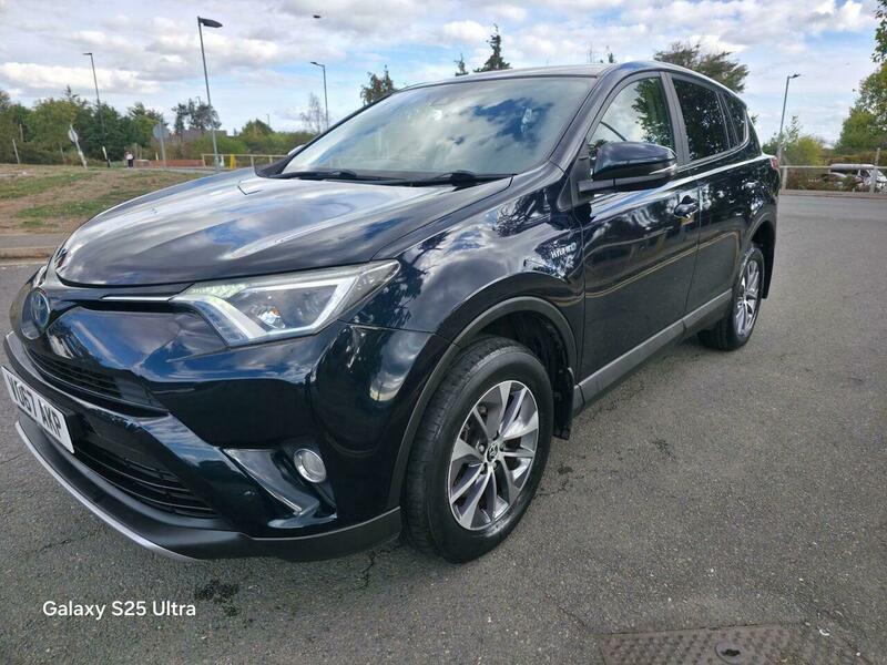 Toyota Rav4 view 3