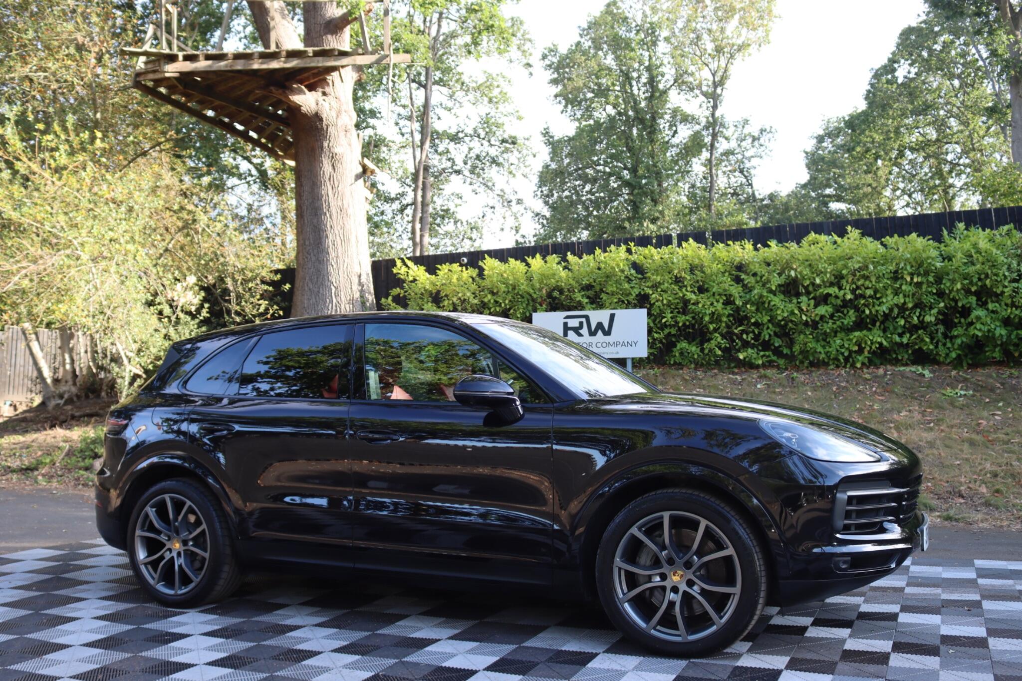 Porsche Cayenne view 23