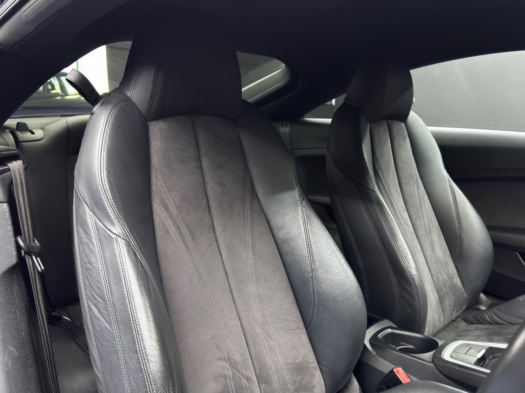 Audi TT view 12