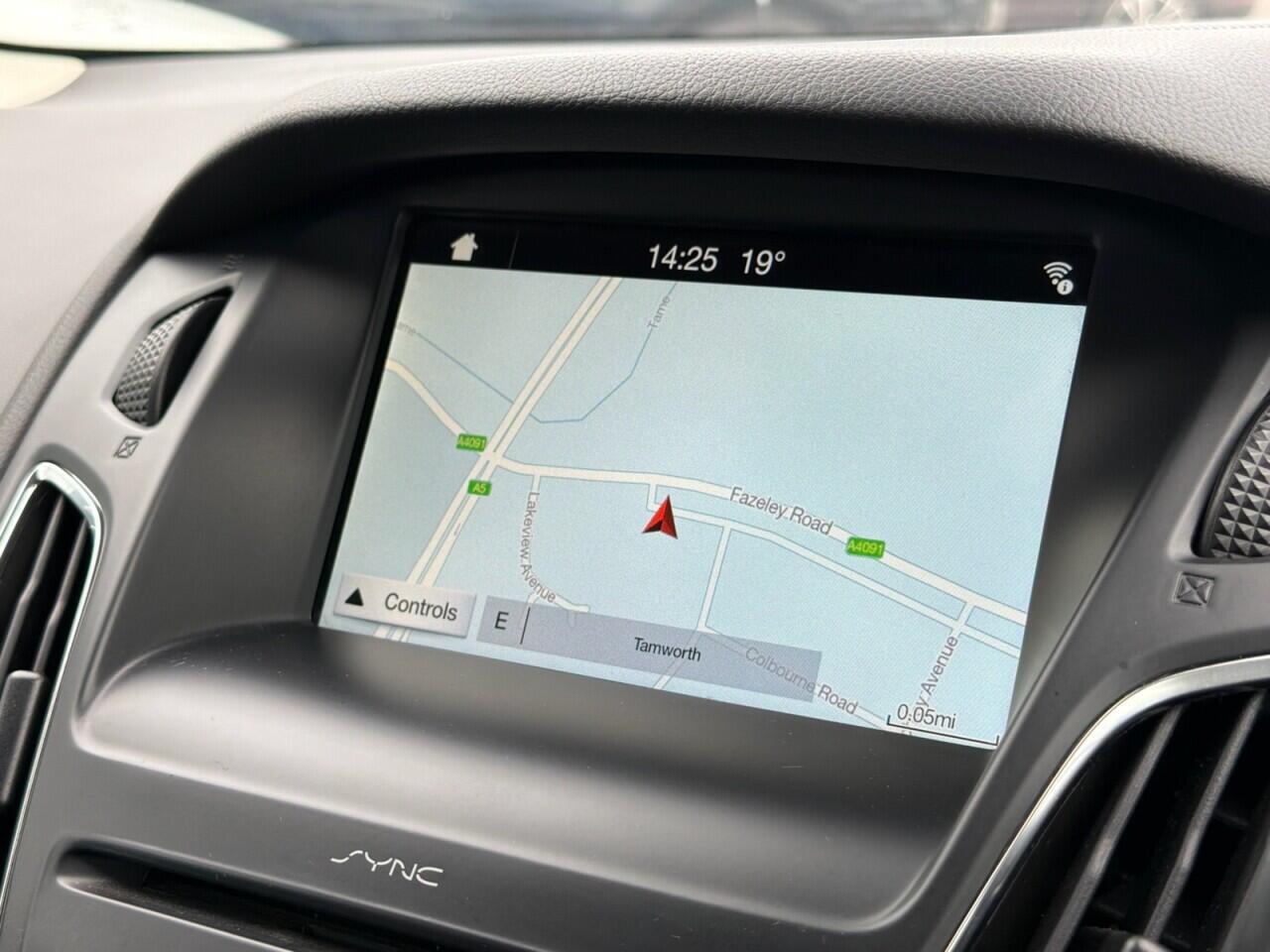 Ford Focus view 32