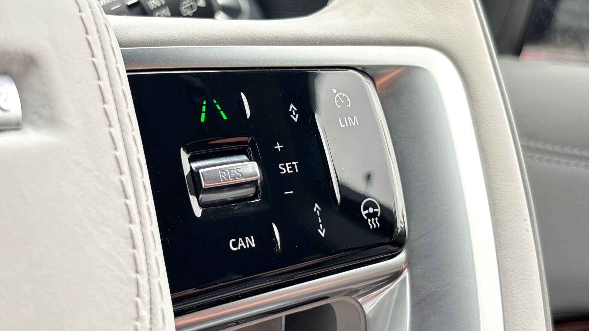 Land Rover Range Rover view 34