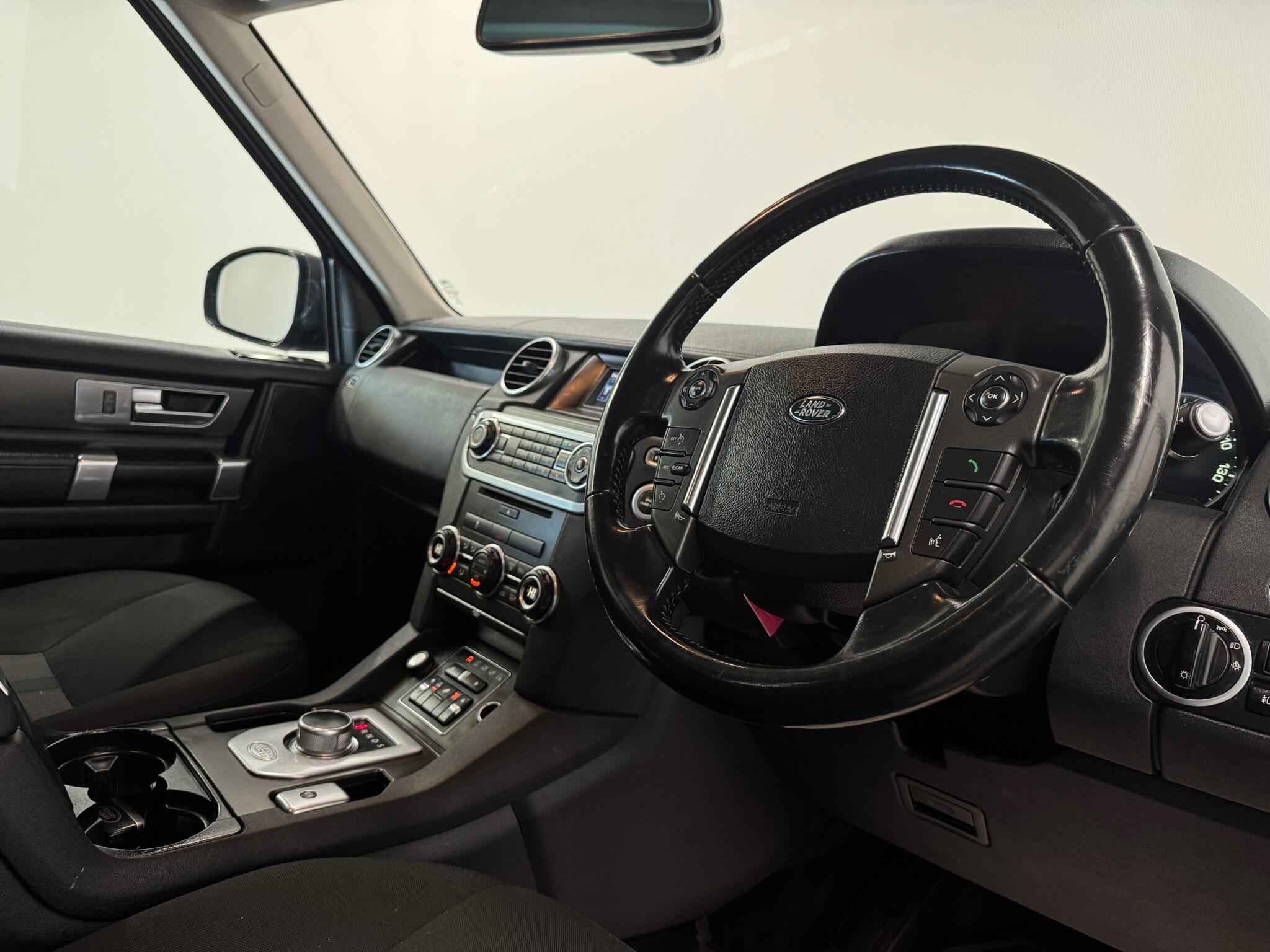 Land Rover Discovery view 11