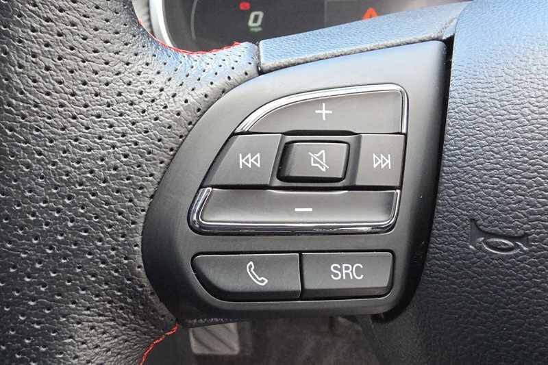 MG ZS view 21