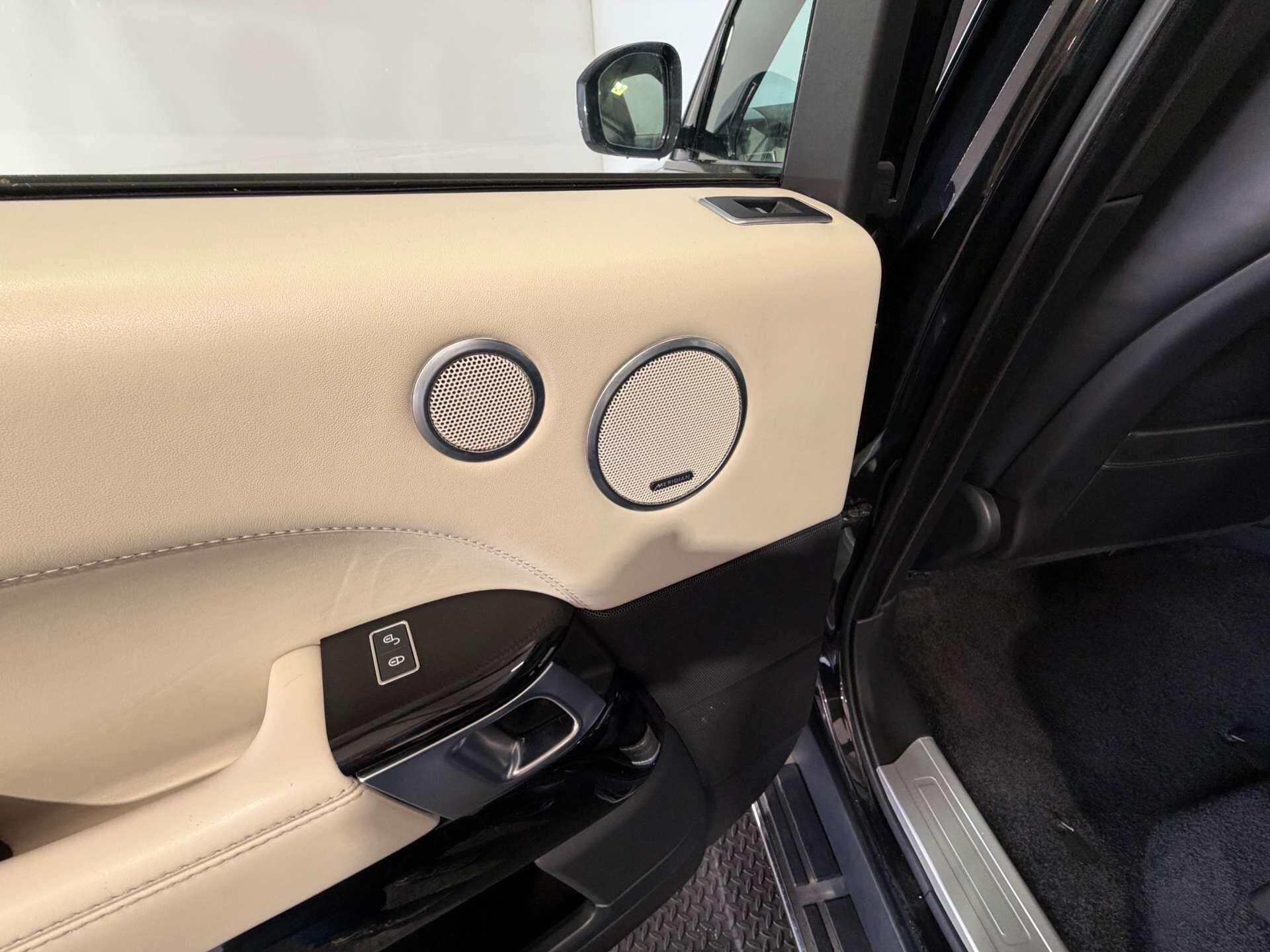 Land Rover Range Rover view 68